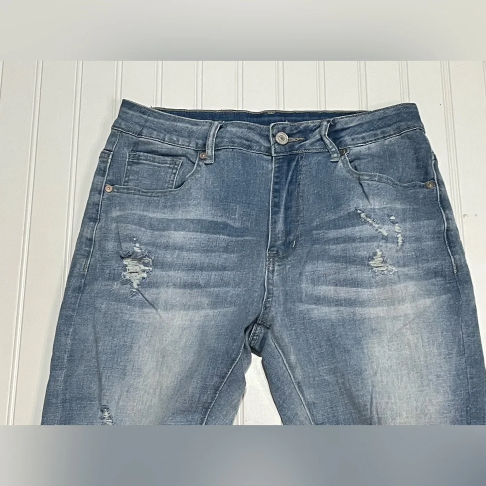 NWOT Surprise High Waist Distressed Jeans size M